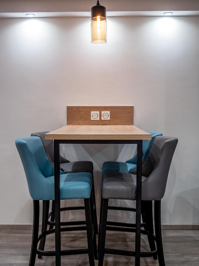 Contact Hotel Restaurant Bleu France - Eragny Cergy Exterior photo